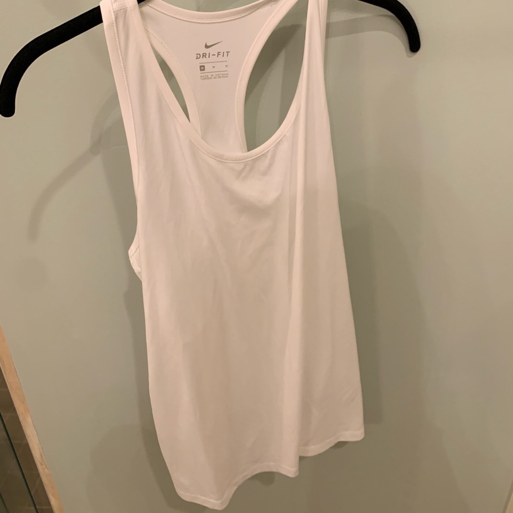 white nike workout tank top